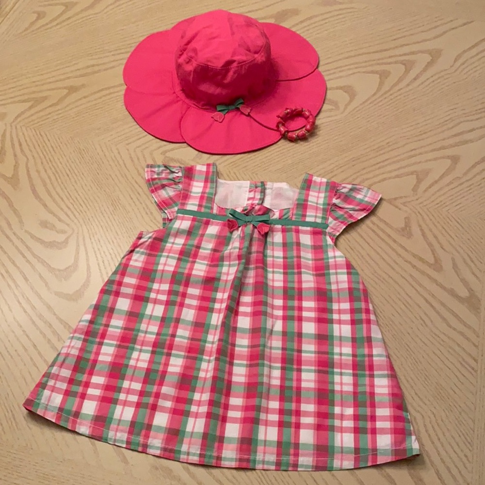Gymboree size 5 girls plaid shirt with sun hat.